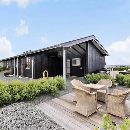 84164-ronde-stenhojvej-17 Holiday home *